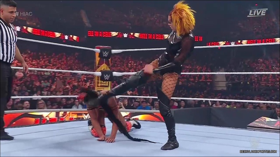 WWE_Hell_In_A_Cell_2022_720p_WEB_h264-HEEL_mp4_001217321.jpg