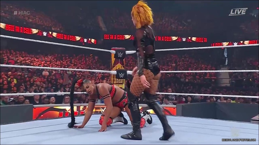 WWE_Hell_In_A_Cell_2022_720p_WEB_h264-HEEL_mp4_001218921.jpg