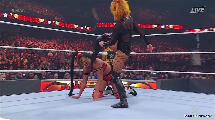WWE_Hell_In_A_Cell_2022_720p_WEB_h264-HEEL_mp4_001219321.jpg
