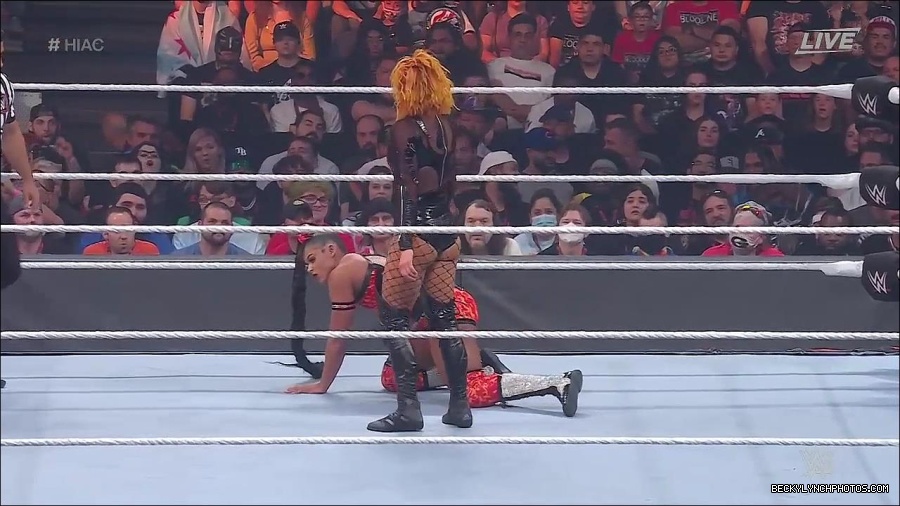 WWE_Hell_In_A_Cell_2022_720p_WEB_h264-HEEL_mp4_001221321.jpg