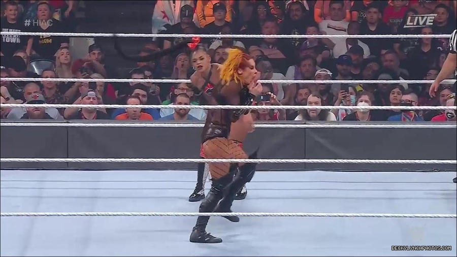 WWE_Hell_In_A_Cell_2022_720p_WEB_h264-HEEL_mp4_001230121.jpg