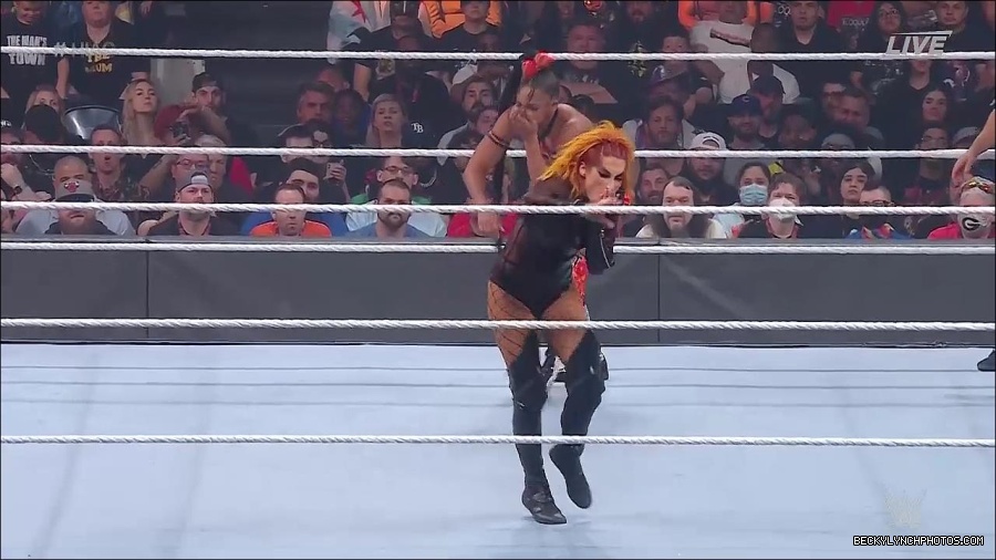 WWE_Hell_In_A_Cell_2022_720p_WEB_h264-HEEL_mp4_001230921.jpg