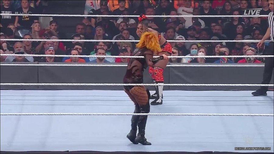 WWE_Hell_In_A_Cell_2022_720p_WEB_h264-HEEL_mp4_001231721.jpg