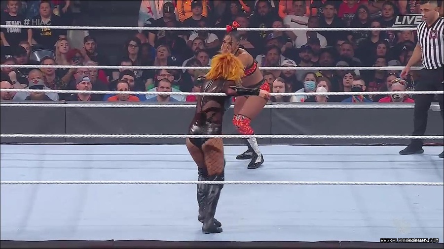 WWE_Hell_In_A_Cell_2022_720p_WEB_h264-HEEL_mp4_001232121.jpg