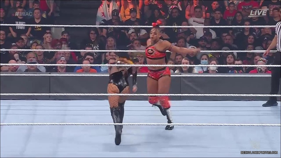 WWE_Hell_In_A_Cell_2022_720p_WEB_h264-HEEL_mp4_001232921.jpg