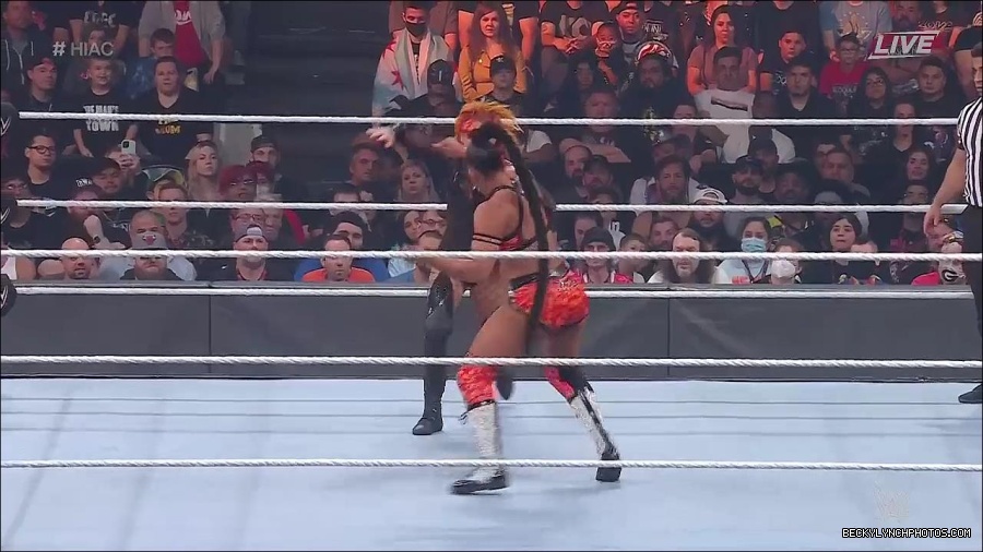 WWE_Hell_In_A_Cell_2022_720p_WEB_h264-HEEL_mp4_001234521.jpg