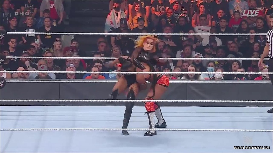 WWE_Hell_In_A_Cell_2022_720p_WEB_h264-HEEL_mp4_001234921.jpg