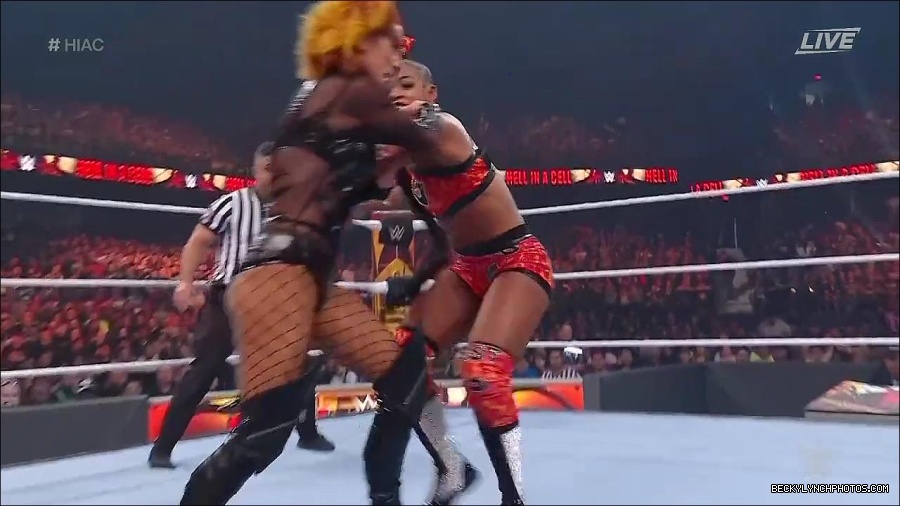 WWE_Hell_In_A_Cell_2022_720p_WEB_h264-HEEL_mp4_001239321.jpg