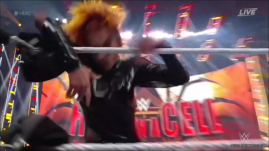 WWE_Hell_In_A_Cell_2022_720p_WEB_h264-HEEL_mp4_001240921.jpg