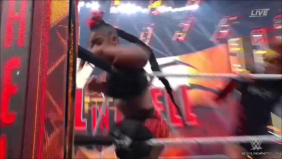 WWE_Hell_In_A_Cell_2022_720p_WEB_h264-HEEL_mp4_001242921.jpg
