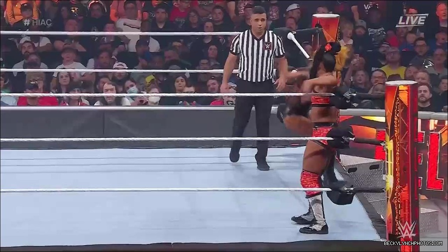 WWE_Hell_In_A_Cell_2022_720p_WEB_h264-HEEL_mp4_001243721.jpg