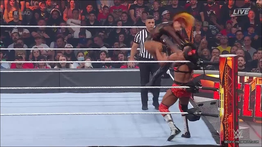 WWE_Hell_In_A_Cell_2022_720p_WEB_h264-HEEL_mp4_001244521.jpg