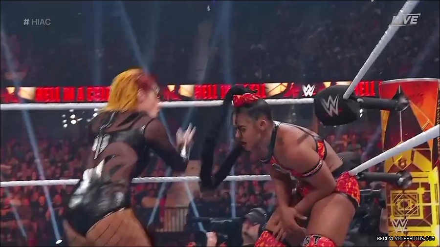 WWE_Hell_In_A_Cell_2022_720p_WEB_h264-HEEL_mp4_001244921.jpg
