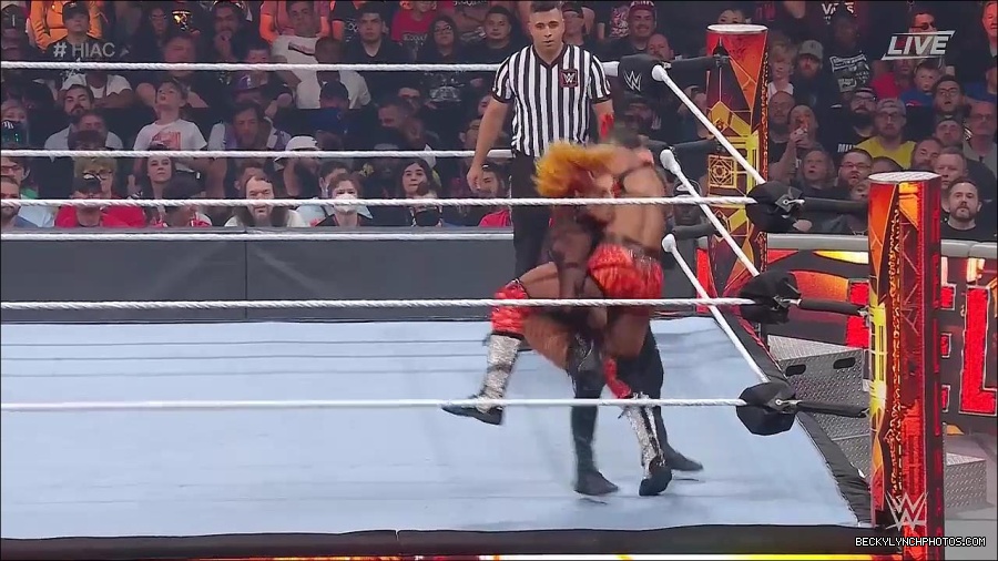 WWE_Hell_In_A_Cell_2022_720p_WEB_h264-HEEL_mp4_001246921.jpg