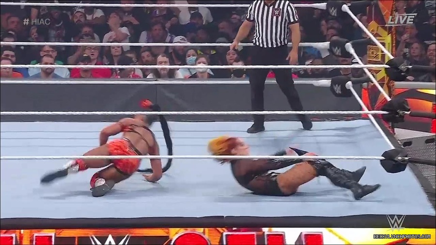 WWE_Hell_In_A_Cell_2022_720p_WEB_h264-HEEL_mp4_001248121.jpg
