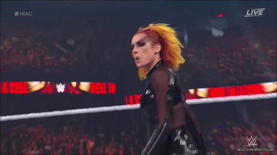 WWE_Hell_In_A_Cell_2022_720p_WEB_h264-HEEL_mp4_001250521.jpg