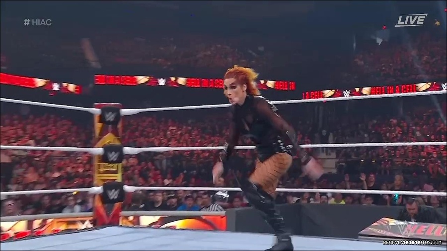 WWE_Hell_In_A_Cell_2022_720p_WEB_h264-HEEL_mp4_001254521.jpg