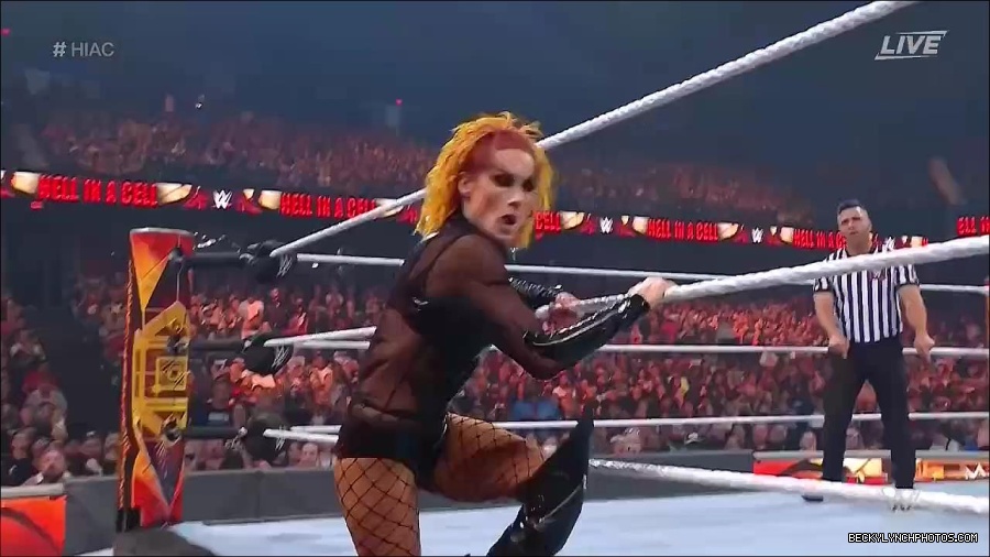 WWE_Hell_In_A_Cell_2022_720p_WEB_h264-HEEL_mp4_001257721.jpg