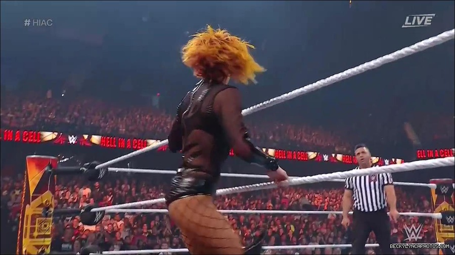 WWE_Hell_In_A_Cell_2022_720p_WEB_h264-HEEL_mp4_001258121.jpg