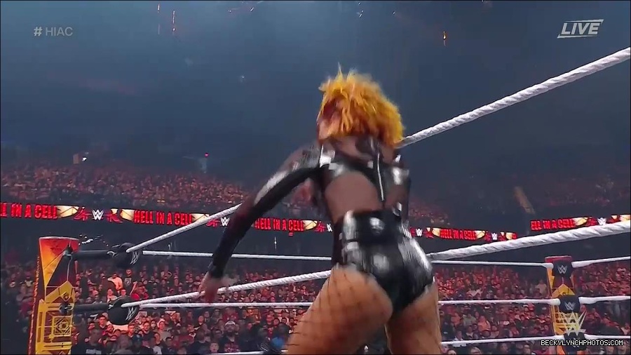 WWE_Hell_In_A_Cell_2022_720p_WEB_h264-HEEL_mp4_001261321.jpg