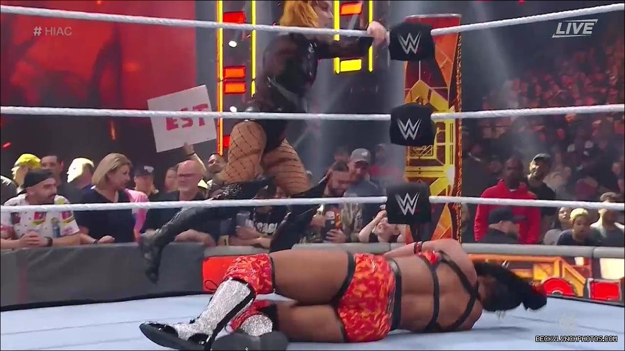 WWE_Hell_In_A_Cell_2022_720p_WEB_h264-HEEL_mp4_001268921.jpg