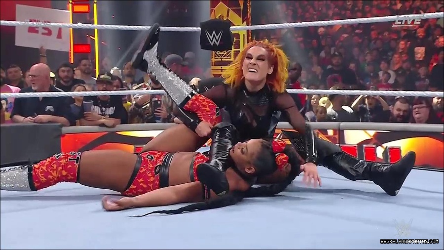 WWE_Hell_In_A_Cell_2022_720p_WEB_h264-HEEL_mp4_001277321.jpg