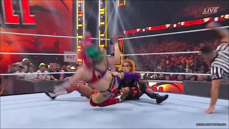 WWE_Hell_In_A_Cell_2022_720p_WEB_h264-HEEL_mp4_001278921.jpg
