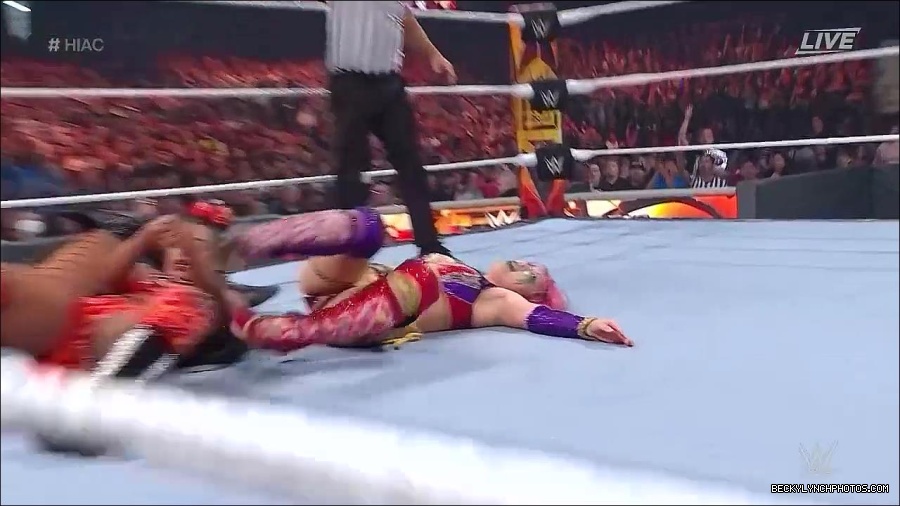 WWE_Hell_In_A_Cell_2022_720p_WEB_h264-HEEL_mp4_001280521.jpg
