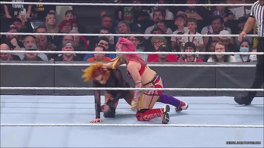 WWE_Hell_In_A_Cell_2022_720p_WEB_h264-HEEL_mp4_001308121.jpg