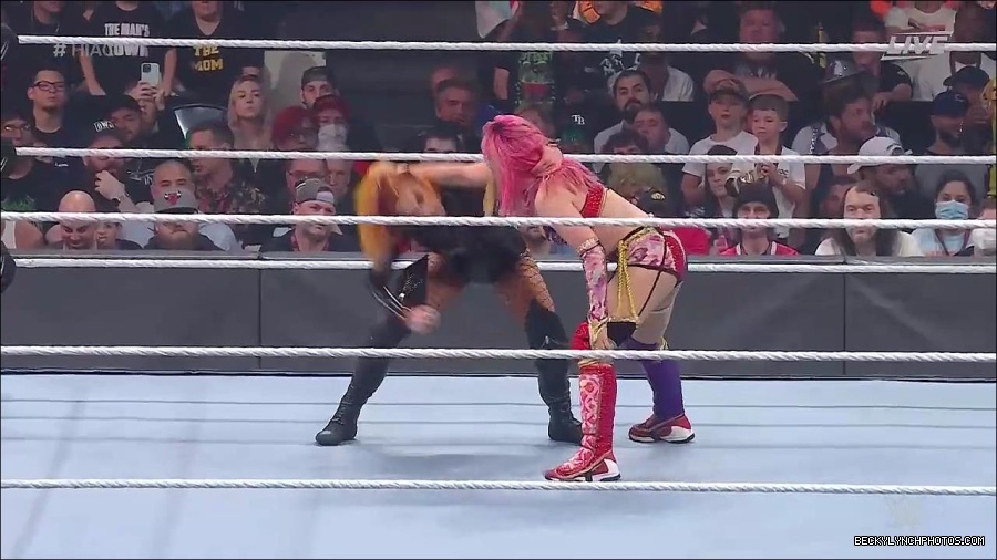 WWE_Hell_In_A_Cell_2022_720p_WEB_h264-HEEL_mp4_001310121.jpg