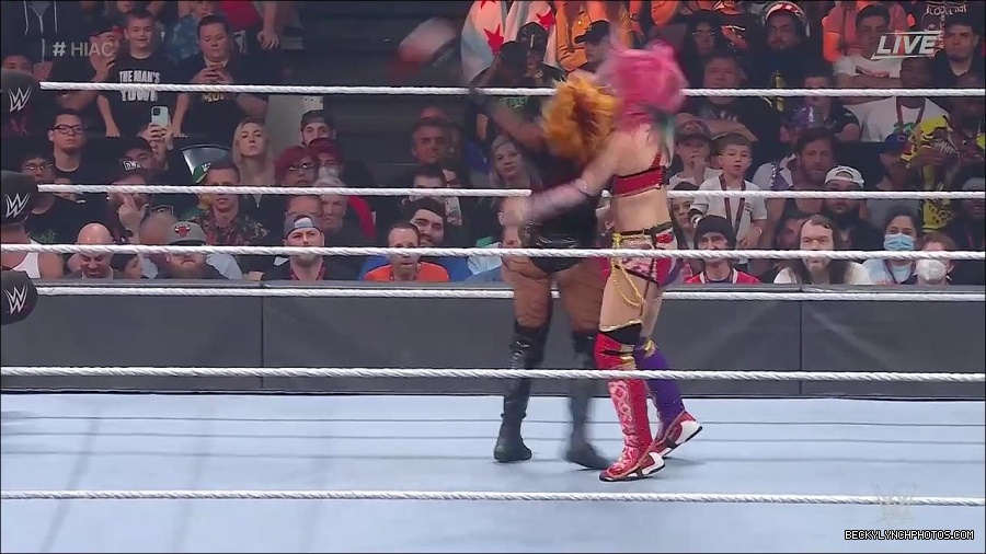 WWE_Hell_In_A_Cell_2022_720p_WEB_h264-HEEL_mp4_001313321.jpg