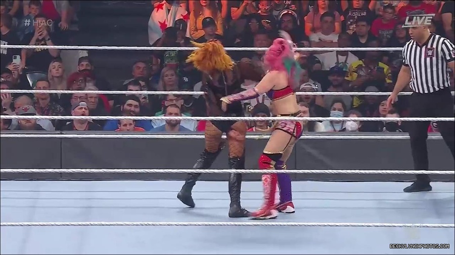 WWE_Hell_In_A_Cell_2022_720p_WEB_h264-HEEL_mp4_001315721.jpg