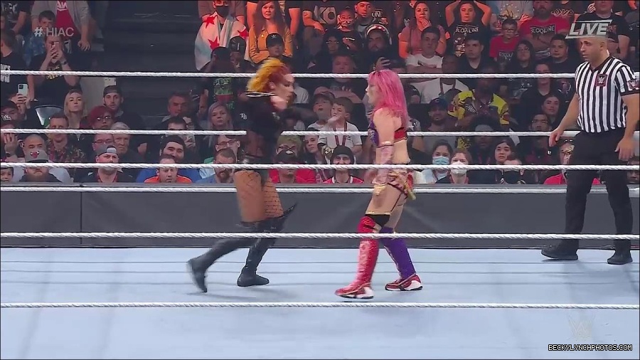 WWE_Hell_In_A_Cell_2022_720p_WEB_h264-HEEL_mp4_001316921.jpg