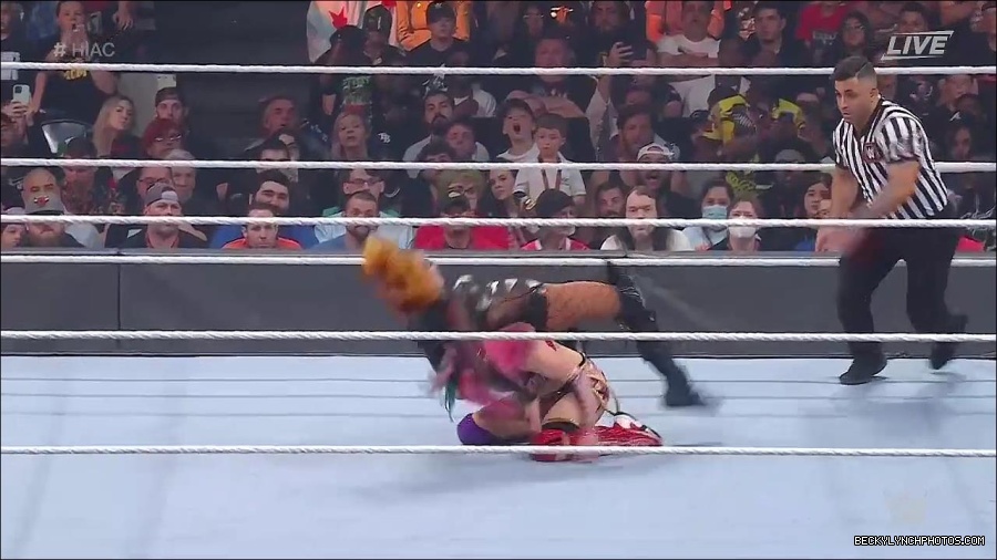 WWE_Hell_In_A_Cell_2022_720p_WEB_h264-HEEL_mp4_001318921.jpg