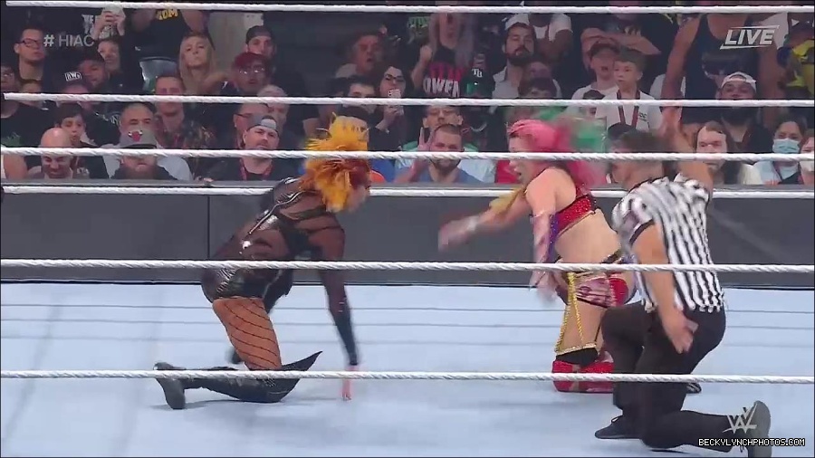 WWE_Hell_In_A_Cell_2022_720p_WEB_h264-HEEL_mp4_001321721.jpg