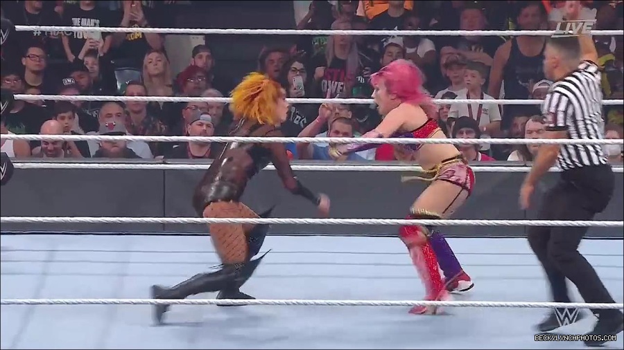 WWE_Hell_In_A_Cell_2022_720p_WEB_h264-HEEL_mp4_001322121.jpg