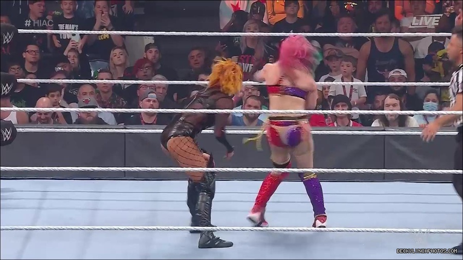 WWE_Hell_In_A_Cell_2022_720p_WEB_h264-HEEL_mp4_001322521.jpg
