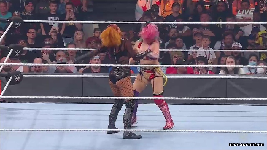 WWE_Hell_In_A_Cell_2022_720p_WEB_h264-HEEL_mp4_001324121.jpg