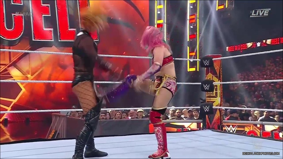 WWE_Hell_In_A_Cell_2022_720p_WEB_h264-HEEL_mp4_001326121.jpg