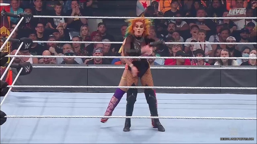 WWE_Hell_In_A_Cell_2022_720p_WEB_h264-HEEL_mp4_001328521.jpg