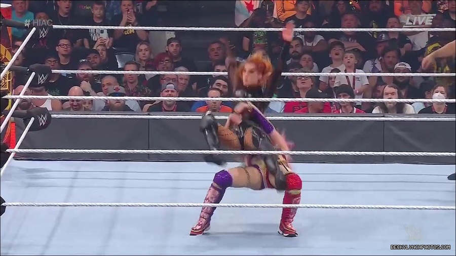 WWE_Hell_In_A_Cell_2022_720p_WEB_h264-HEEL_mp4_001329321.jpg