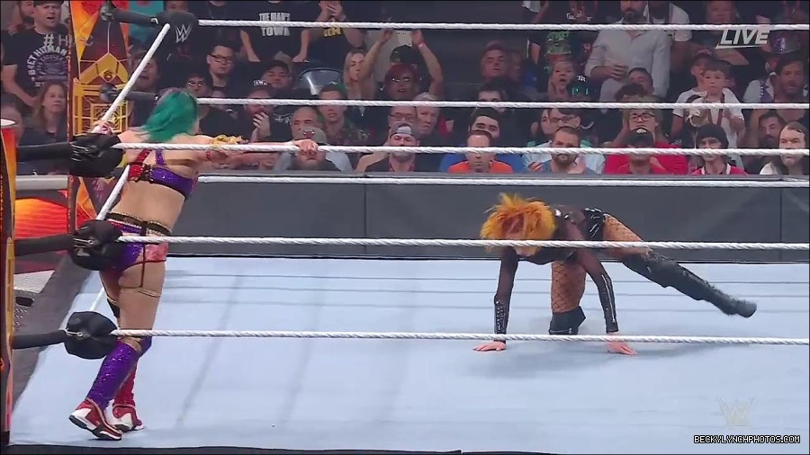 WWE_Hell_In_A_Cell_2022_720p_WEB_h264-HEEL_mp4_001335321.jpg
