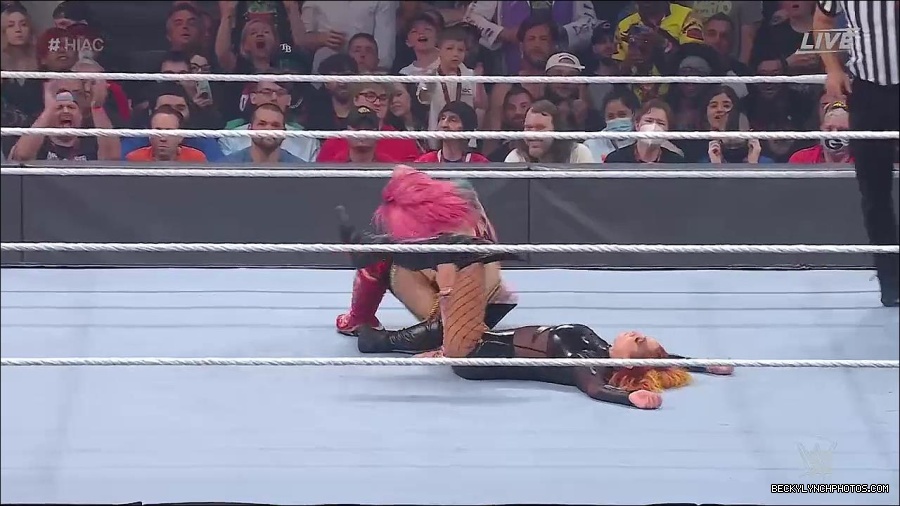 WWE_Hell_In_A_Cell_2022_720p_WEB_h264-HEEL_mp4_001338521.jpg