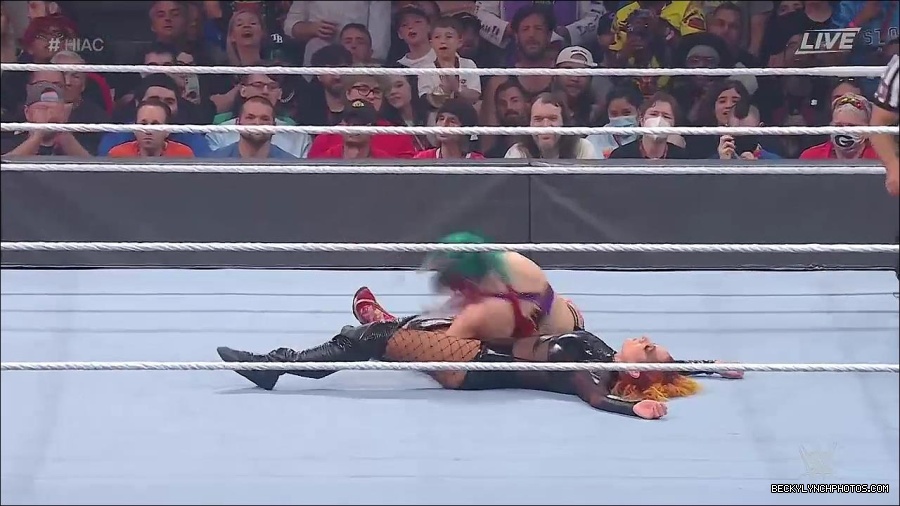 WWE_Hell_In_A_Cell_2022_720p_WEB_h264-HEEL_mp4_001338921.jpg