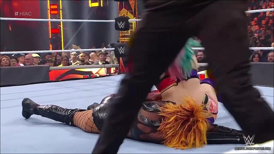 WWE_Hell_In_A_Cell_2022_720p_WEB_h264-HEEL_mp4_001343721.jpg