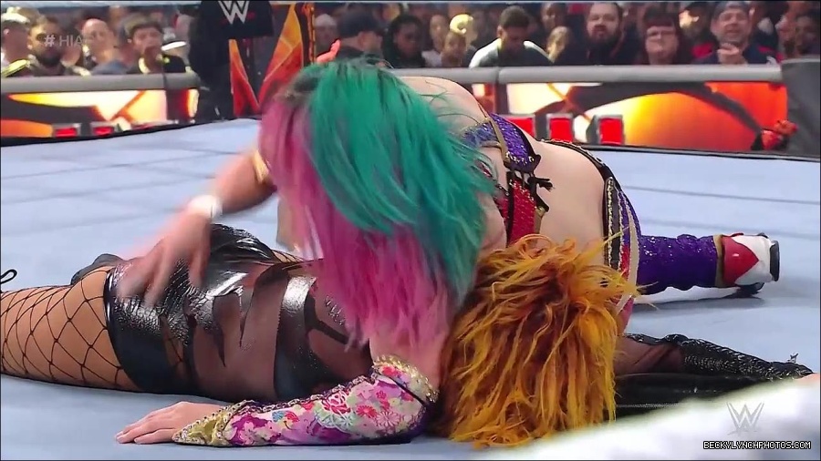 WWE_Hell_In_A_Cell_2022_720p_WEB_h264-HEEL_mp4_001353321.jpg