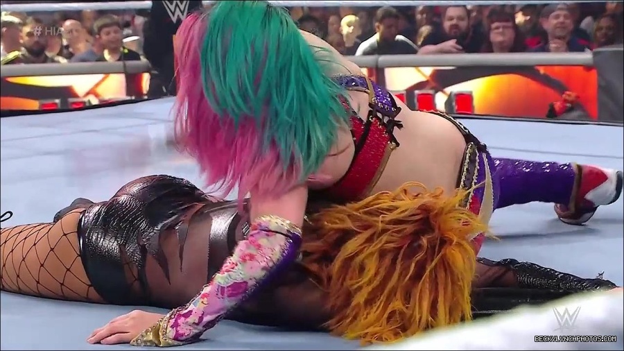 WWE_Hell_In_A_Cell_2022_720p_WEB_h264-HEEL_mp4_001353721.jpg