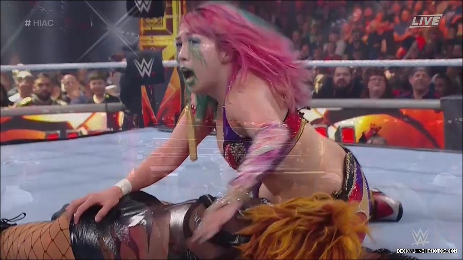 WWE_Hell_In_A_Cell_2022_720p_WEB_h264-HEEL_mp4_001354521.jpg