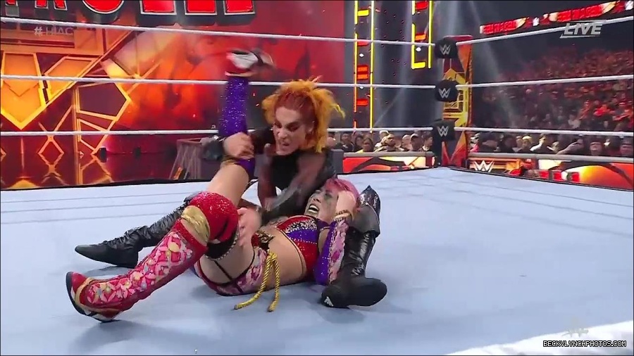 WWE_Hell_In_A_Cell_2022_720p_WEB_h264-HEEL_mp4_001367987.jpg