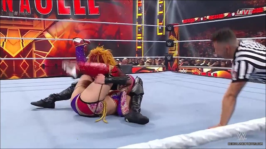 WWE_Hell_In_A_Cell_2022_720p_WEB_h264-HEEL_mp4_001368787.jpg